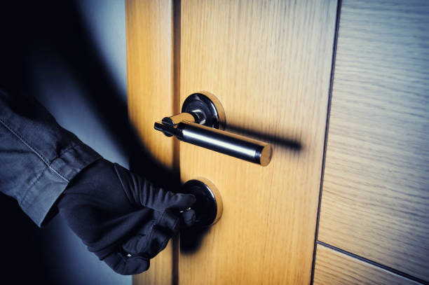 تصویر 1 از درب ضد سرقت شیک و مقاوم برای امنیت منزل شما